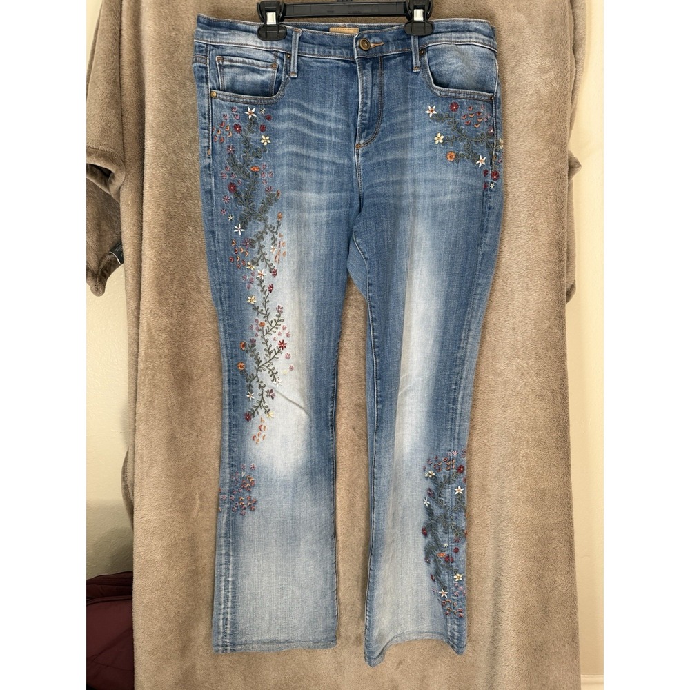 Driftwood Kelly Jeans Size 32 Embroidery Flowers